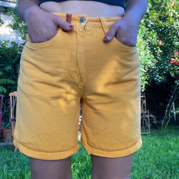 Vintage 90s yellow denim shorts size 27” waist - Picture 2 of 6